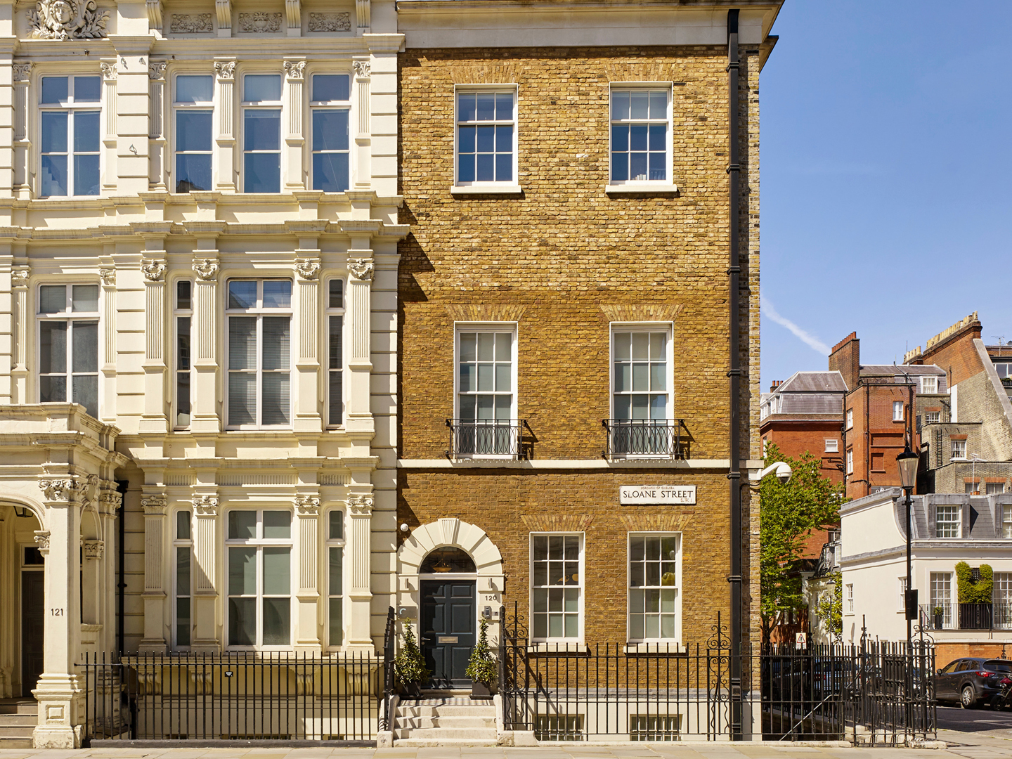 Cadogan Clinic building and main entrance on Sloane Street